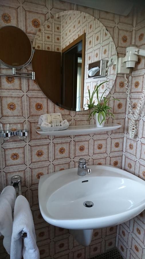 Cafe Blaich - Hotel Garni Hoefen an der Enz Экстерьер фото